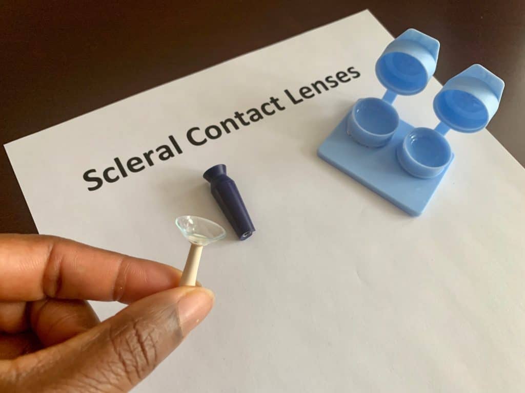 Scleral contact lenses